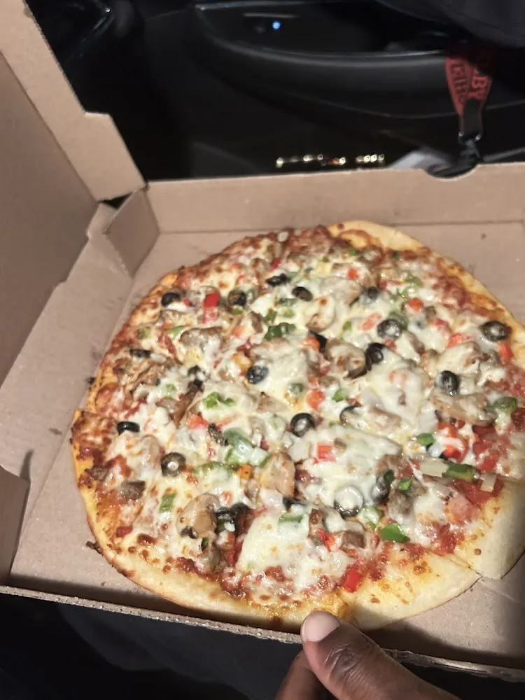 Deluxe Pizza