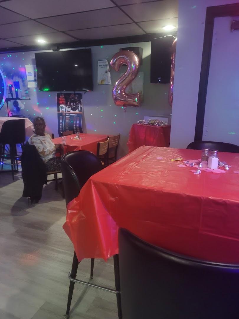 D'OIR'S LOUNGE